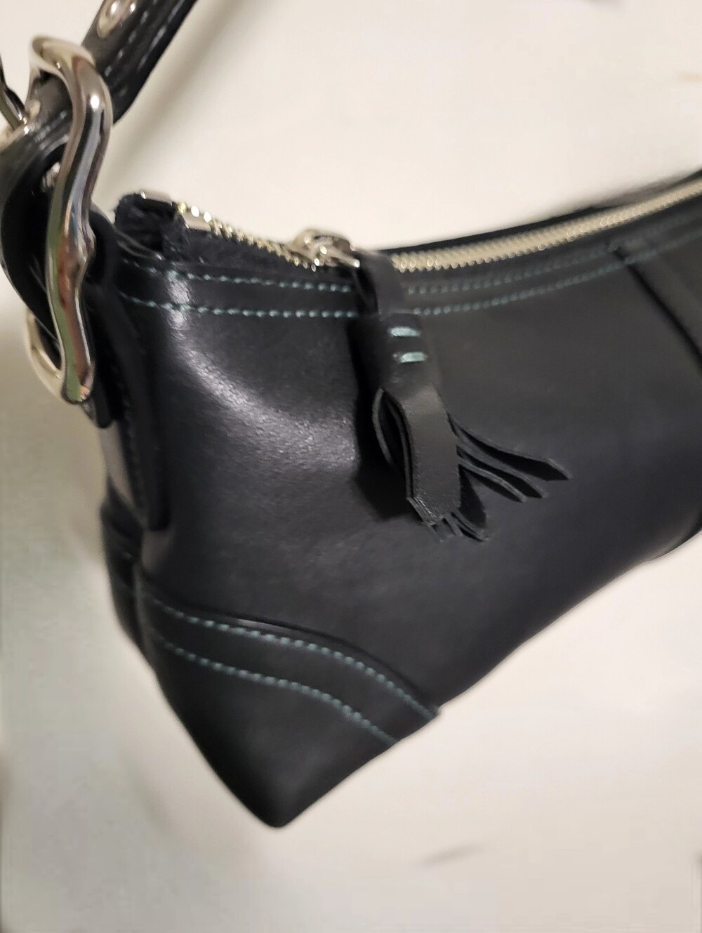 COACH East West Hampton Demi Baguette. Black With Blue Leather Undertones - Picture 2 of 5